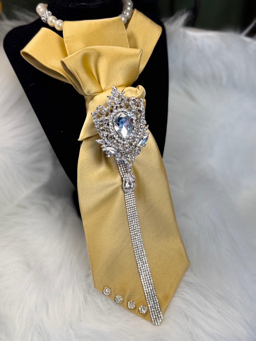 Piece of Resistance – Pale Gold Angel Wings Necktie Necklace