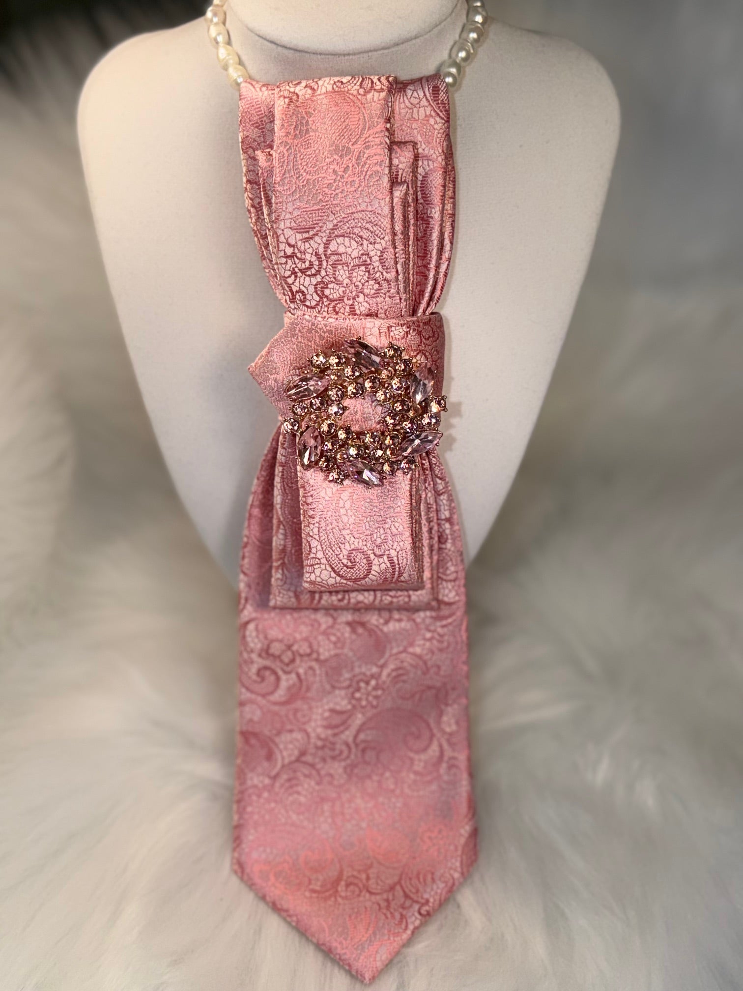 Pink Brocade Necktie Necklace with Sun-Shaped Soft Pink Brooch – Magical Prom Night